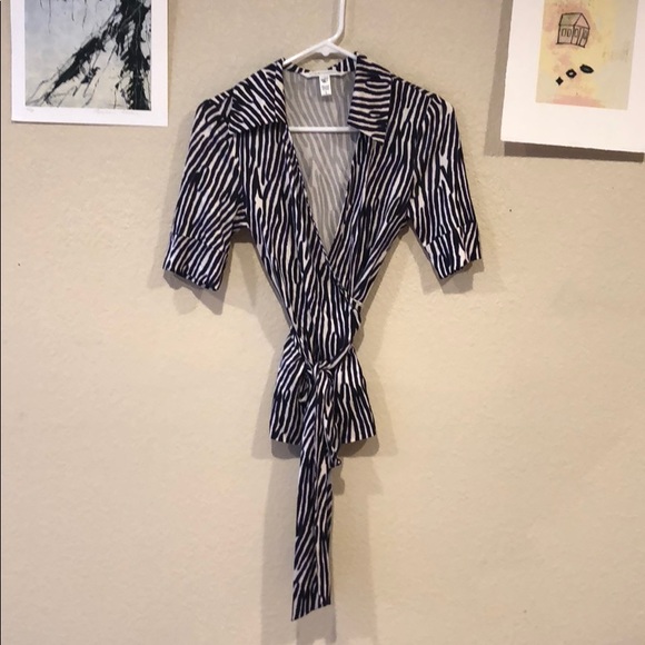 Diane Von Furstenberg Tops - {Diane Von Furstenberg} - Size 8 - Silk Wrap Top